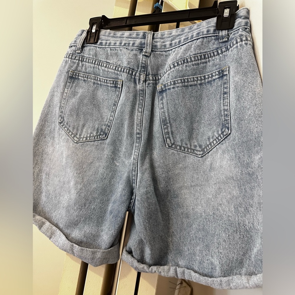 Bermuda shorts - Picture 3 of 8